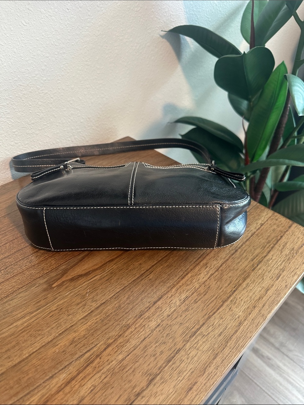 Etienne Aigner Genuine Leather Black Bag w/Contrast Stitching - Picture 12 of 15